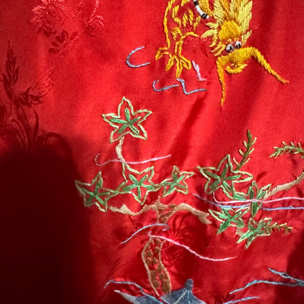 Vintage 100% pure silk robe with Asian embroidery Size Medium Made in Shanghai - Picture 8 of 15